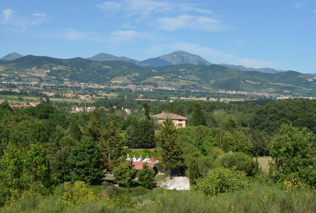 Agriturismo Villa Mozart Nel Verde Губбіо Екстер'єр фото