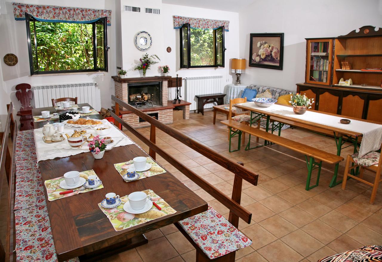 Agriturismo Villa Mozart Nel Verde Губбіо Екстер'єр фото